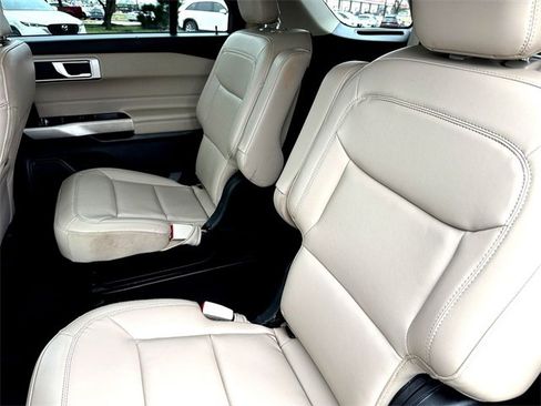 Used 2022 Ford Explorer XLT w/ Equipment Group 202A image 26