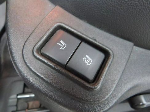 Used 2018 Ford Taurus Limited image 36