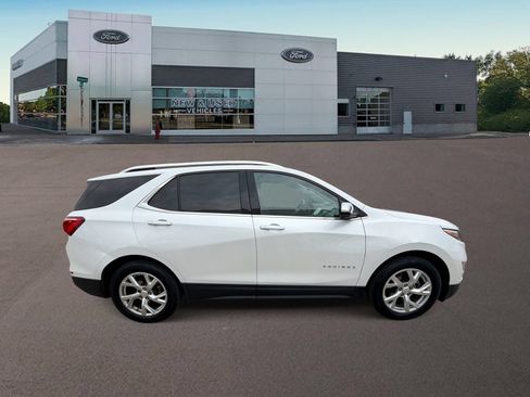 Used 2020 Chevrolet Equinox Premier AWD/4WD image 10