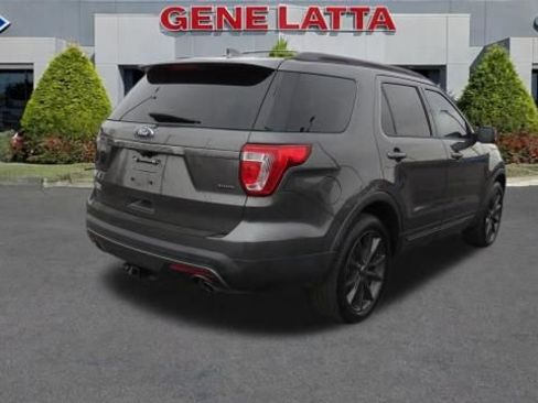 Used 2017 Ford Explorer XLT w/ Equipment Group 202A image 7