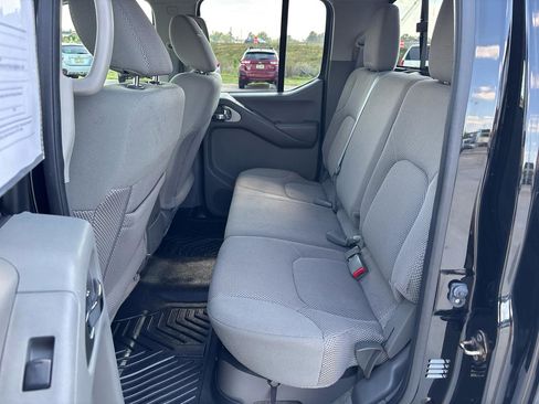 Used 2015 Nissan Frontier SV w/ SV Value Truck Package RWD image 21