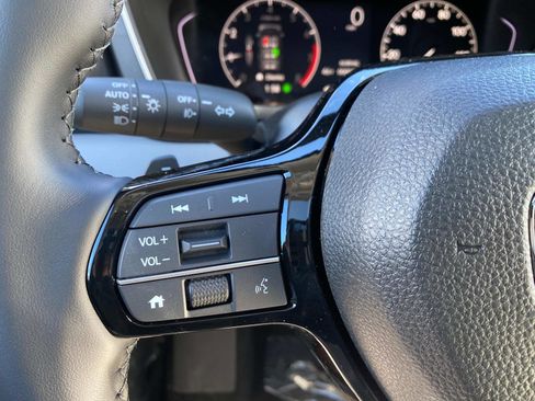 New 2025 Honda Pilot Touring image 15