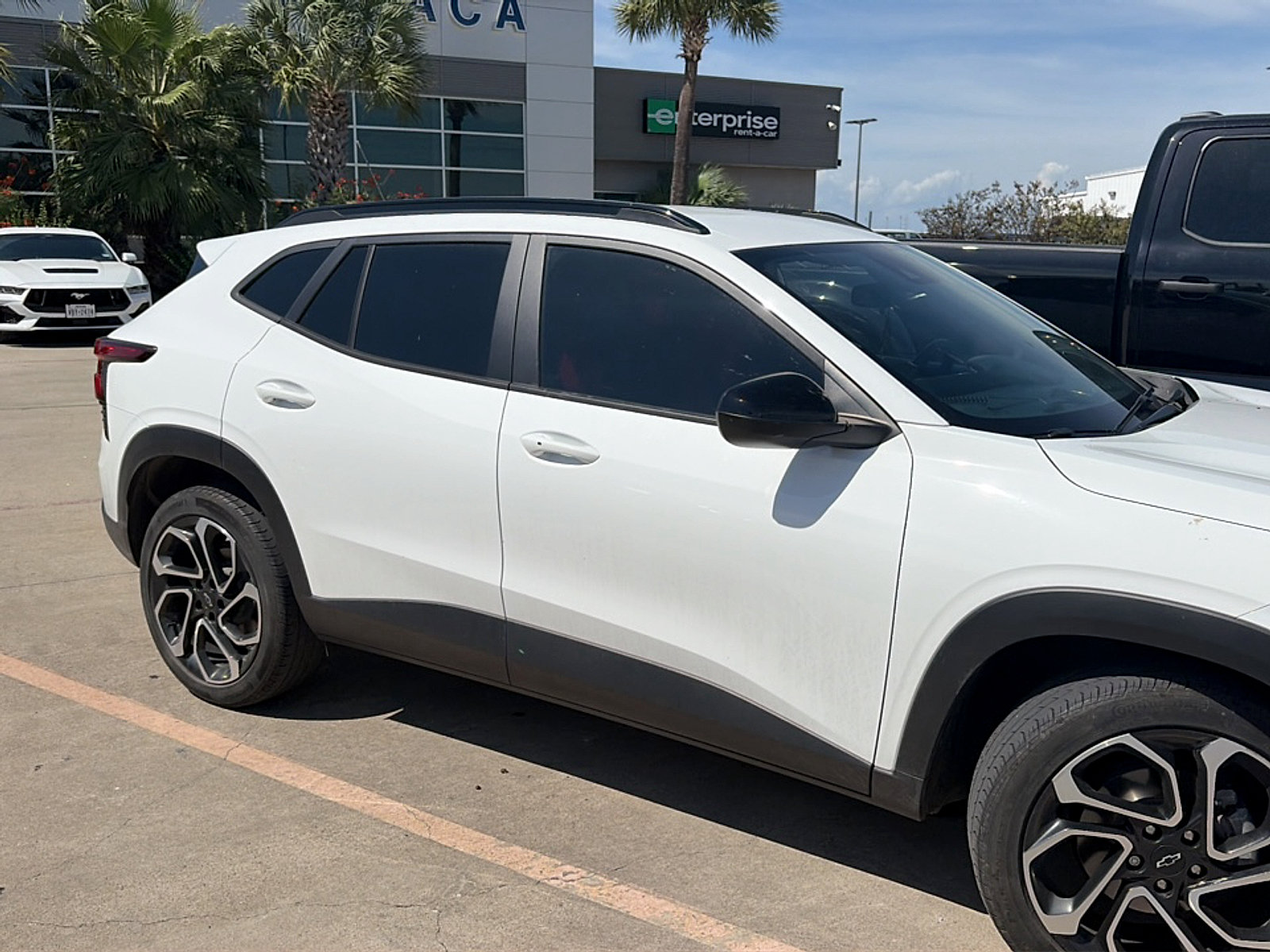 Used 2024 Chevrolet Trax RS w/ Driver Confidence Package FWD image 3