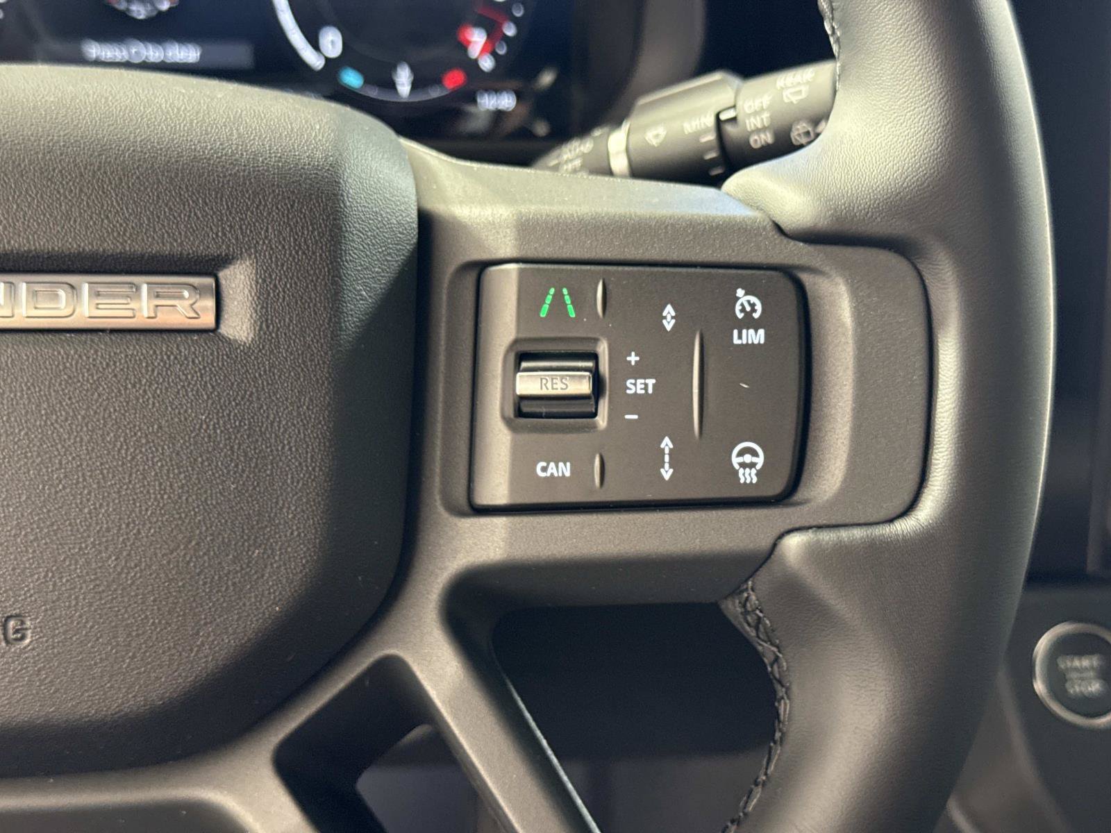 New 2026 Land Rover Defender 110 X-Dynamic SE AWD/4WD image 30