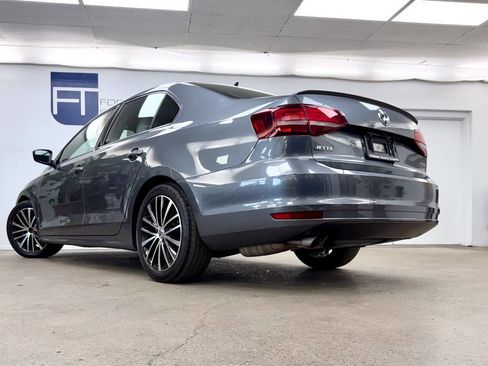 Used 2016 Volkswagen Jetta Sport image 36