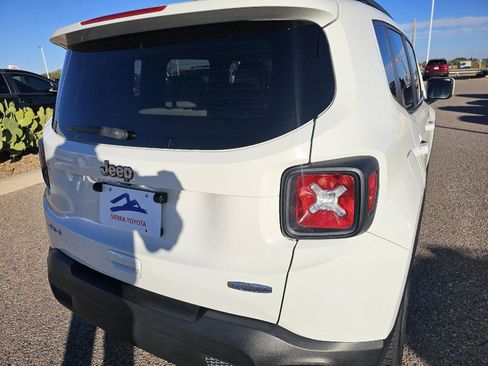 Used 2019 Jeep Renegade Latitude w/ Safety & Security Group II image 11