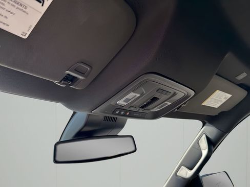 New 2026 GMC Sierra 1500 SLT image 36