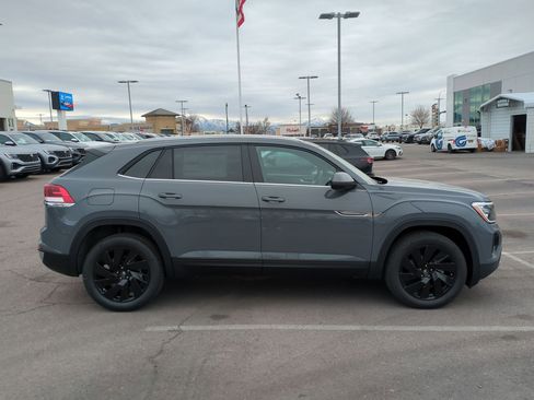 New 2026 Volkswagen Atlas Cross Sport SE AWD/4WD image 2