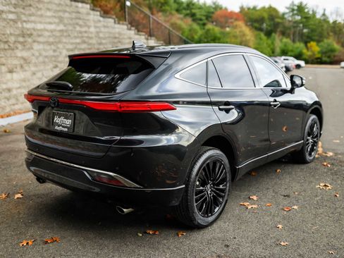 Used 2024 Toyota Venza Nightshade image 5