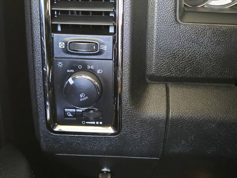Used 2018 RAM 2500 Laramie w/ Sport Appearance Group AWD/4WD image 25