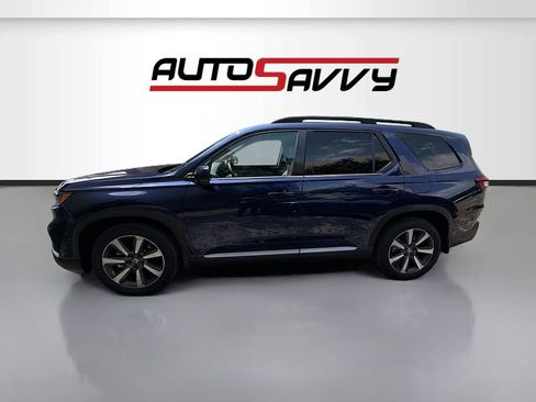 Used 2025 Honda Pilot Touring image 4