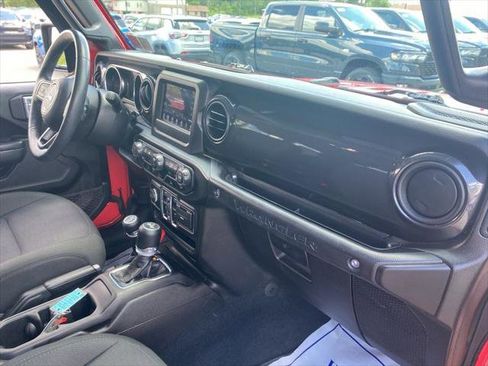 Used 2022 Jeep Wrangler Unlimited Sport AWD/4WD image 9