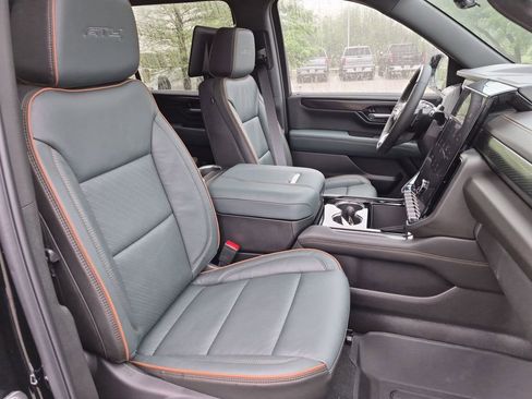 New 2026 GMC Yukon XL AT4 AWD/4WD image 43