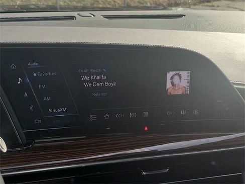 Used 2021 Cadillac Escalade Premium Luxury image 16