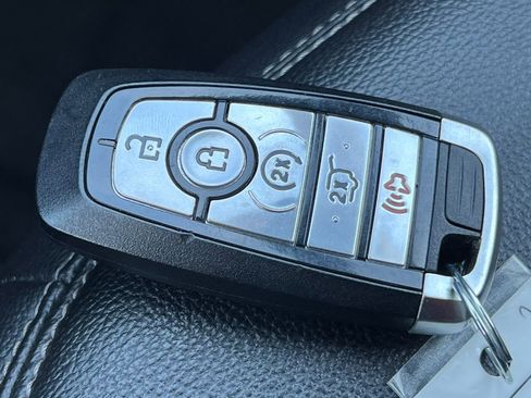 Used 2020 Ford Explorer XLT w/ Equipment Group 202A image 33