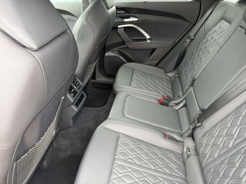 Used 2025 Audi SQ5 Premium Plus AWD/4WD image 23