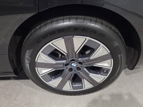 Certified 2026 BMW iX xDrive45 w/ Premium Package AWD/4WD image 9