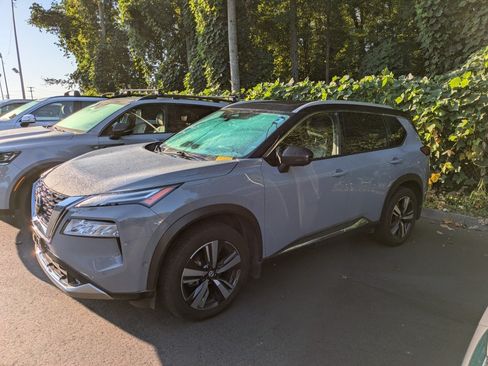 Used 2021 Nissan Rogue Platinum AWD/4WD image 3
