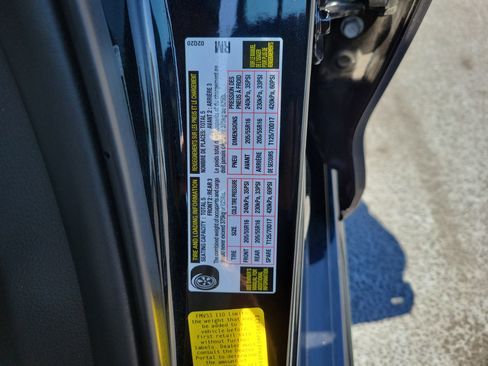 Used 2021 Toyota Corolla LE FWD image 31