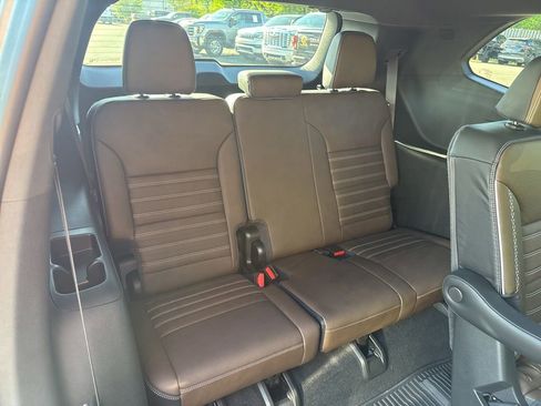 New 2026 GMC Acadia Denali Ultimate w/ LPO, Floor Liner Package AWD/4WD image 13