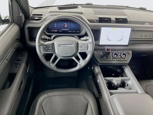 Used 2025 Land Rover Defender 130 X-Dynamic SE AWD/4WD image 24