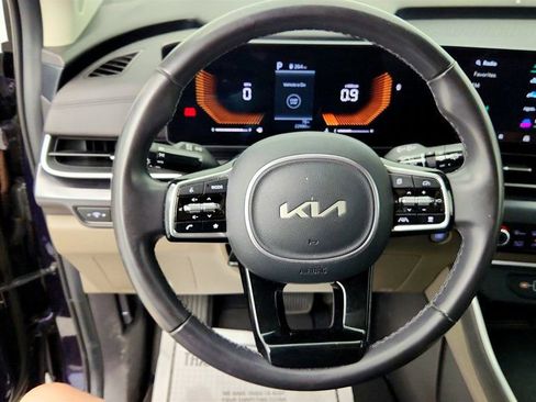 Used 2025 Kia Carnival FWD image 13