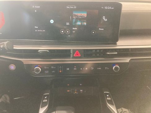 Certified 2024 Kia Sorento S image 2