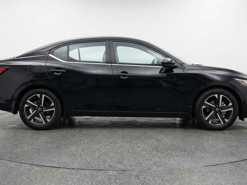 Used 2025 Nissan Sentra SV FWD image 11