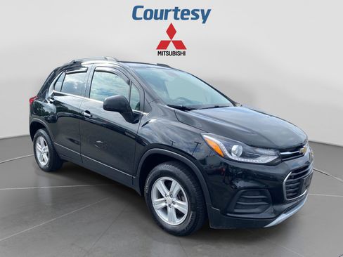 Used 2019 Chevrolet Trax LT w/ LT Convenience Package image 8