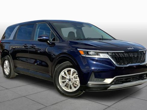 Used 2022 Kia Carnival LX image 2