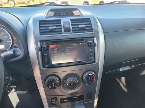 Used 2013 Toyota Corolla image 20