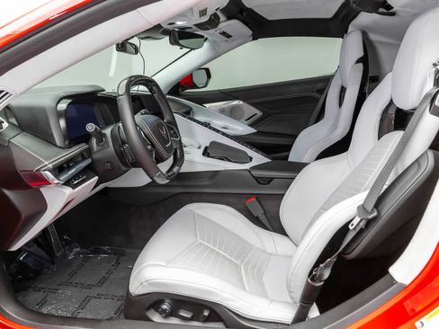 Used 2024 Chevrolet Corvette Z06 RWD image 11