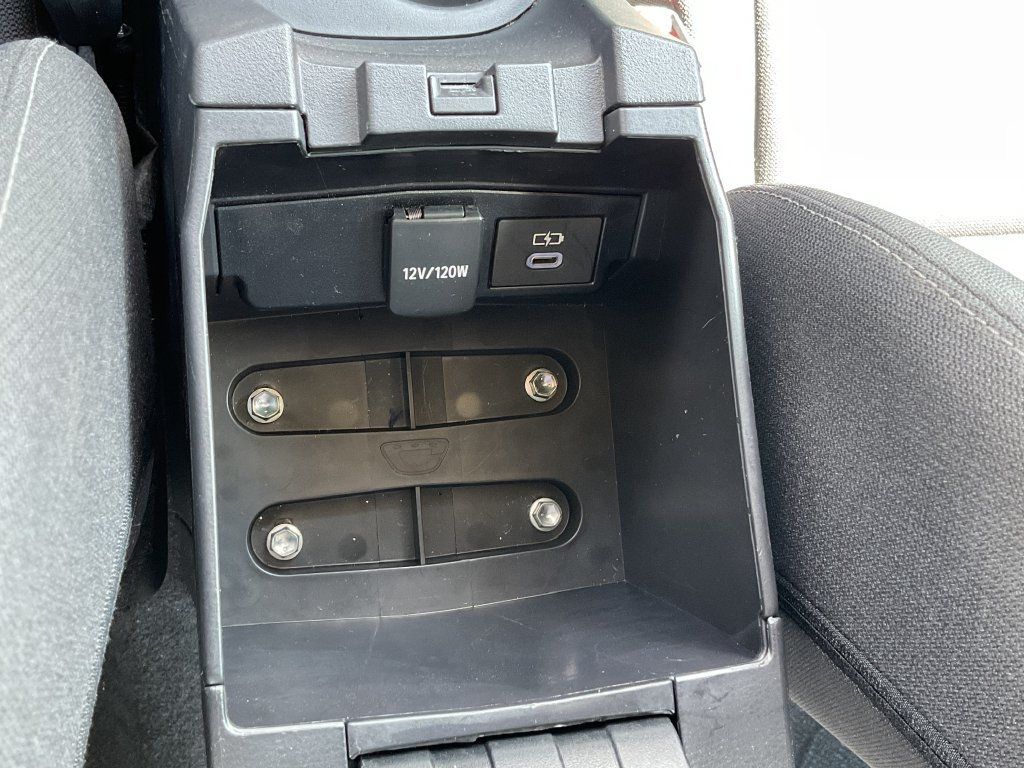 Used 2025 Toyota Corolla LE FWD image 28