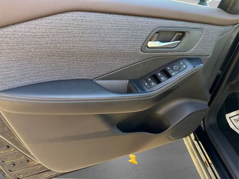 Used 2021 Nissan Rogue SV image 22