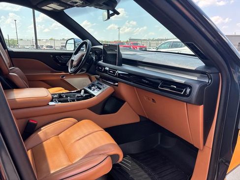 Certified 2020 Lincoln Aviator Black Label w/ Dynamic Handling Package AWD/4WD image 9