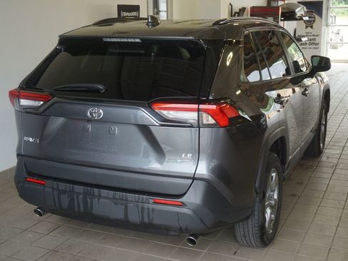 Used 2025 Toyota RAV4 LE AWD/4WD image 12