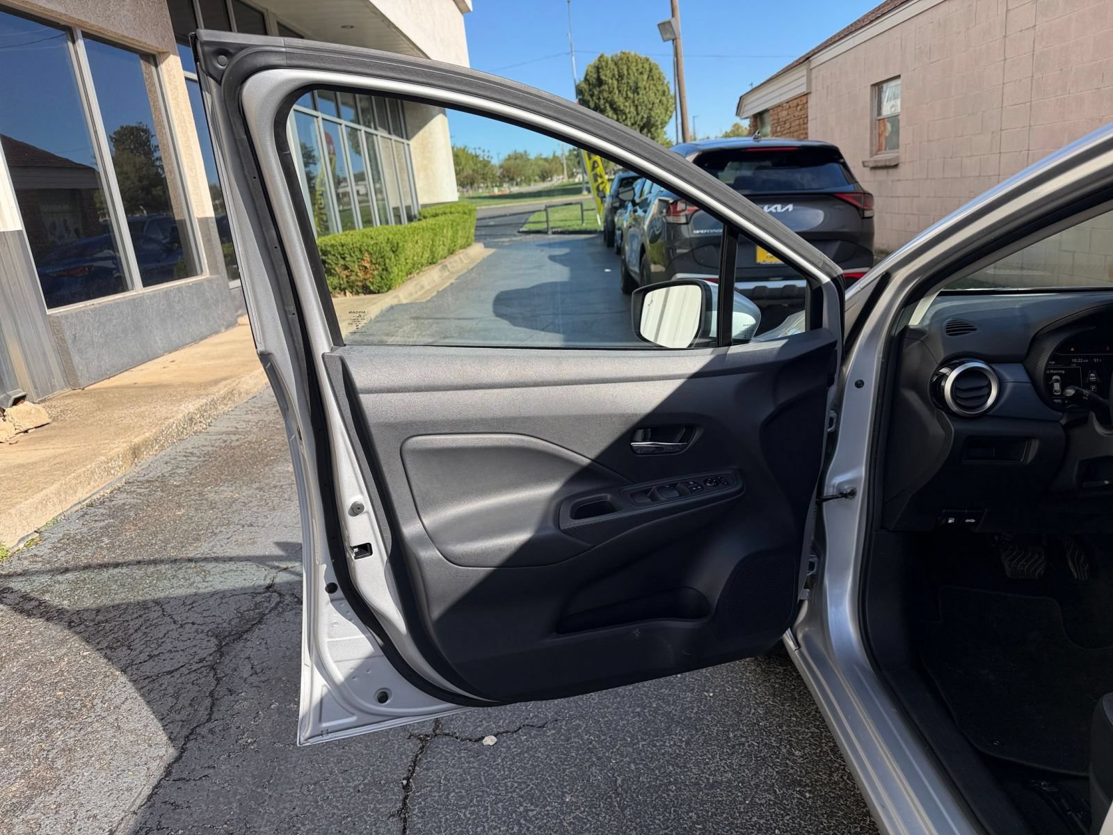 Used 2025 Nissan Versa SV FWD image 18