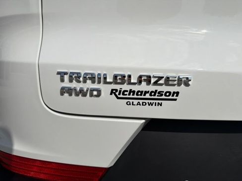Certified 2024 Chevrolet TrailBlazer ACTIV w/ Convenience Package AWD/4WD image 11