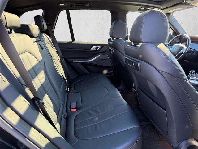 Used 2019 BMW X5 xDrive40i w/ Convenience Package AWD/4WD image 12