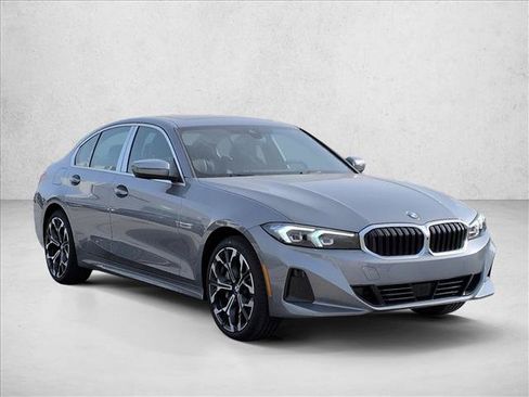Used 2026 BMW 330i xDrive Sedan w/ Premium Package AWD/4WD image 7