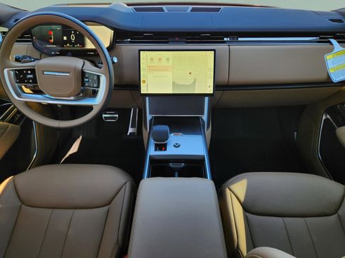 New 2026 Land Rover Range Rover Long Wheelbase SE AWD/4WD image 16