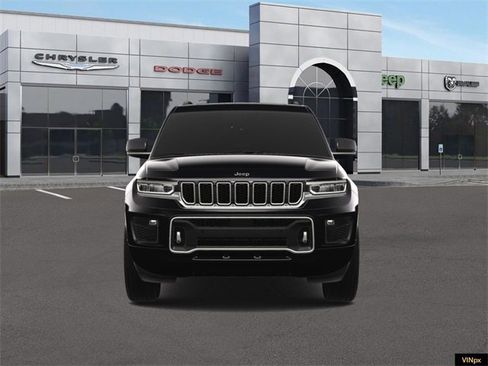 New 2025 Jeep Grand Cherokee Overland w/ Luxury Tech Group IV image 12