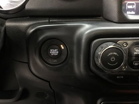 Used 2020 Jeep Wrangler Unlimited Sahara AWD/4WD image 23