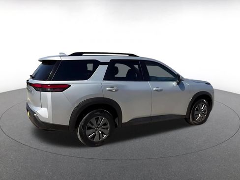 Used 2025 Nissan Pathfinder SV FWD image 15