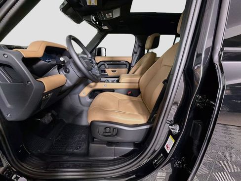 Certified 2025 Land Rover Defender 110 X-Dynamic SE AWD/4WD image 22