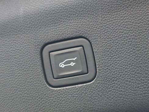 Used 2024 Buick Enclave Avenir image 21