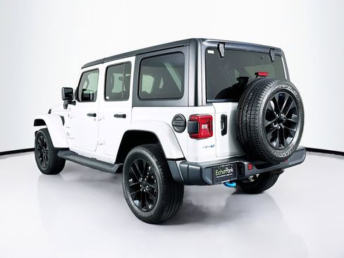 Used 2022 Jeep Wrangler Unlimited Sahara AWD/4WD image 5