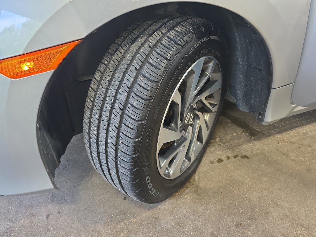 Used 2017 Honda Civic EX image 29