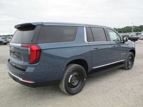 New 2026 GMC Yukon XL Elevation w/ Elevation Premium Package AWD/4WD image 4
