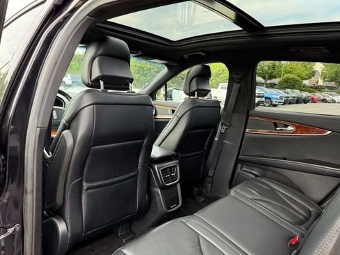 Used 2019 Lincoln Nautilus Select AWD/4WD image 27